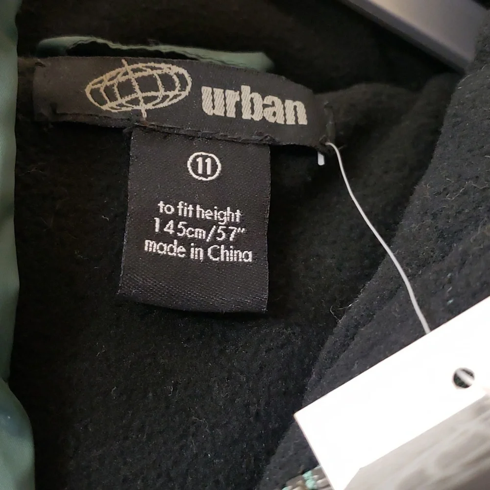 Boy's puffer winter jacket - Picture 3 of 3